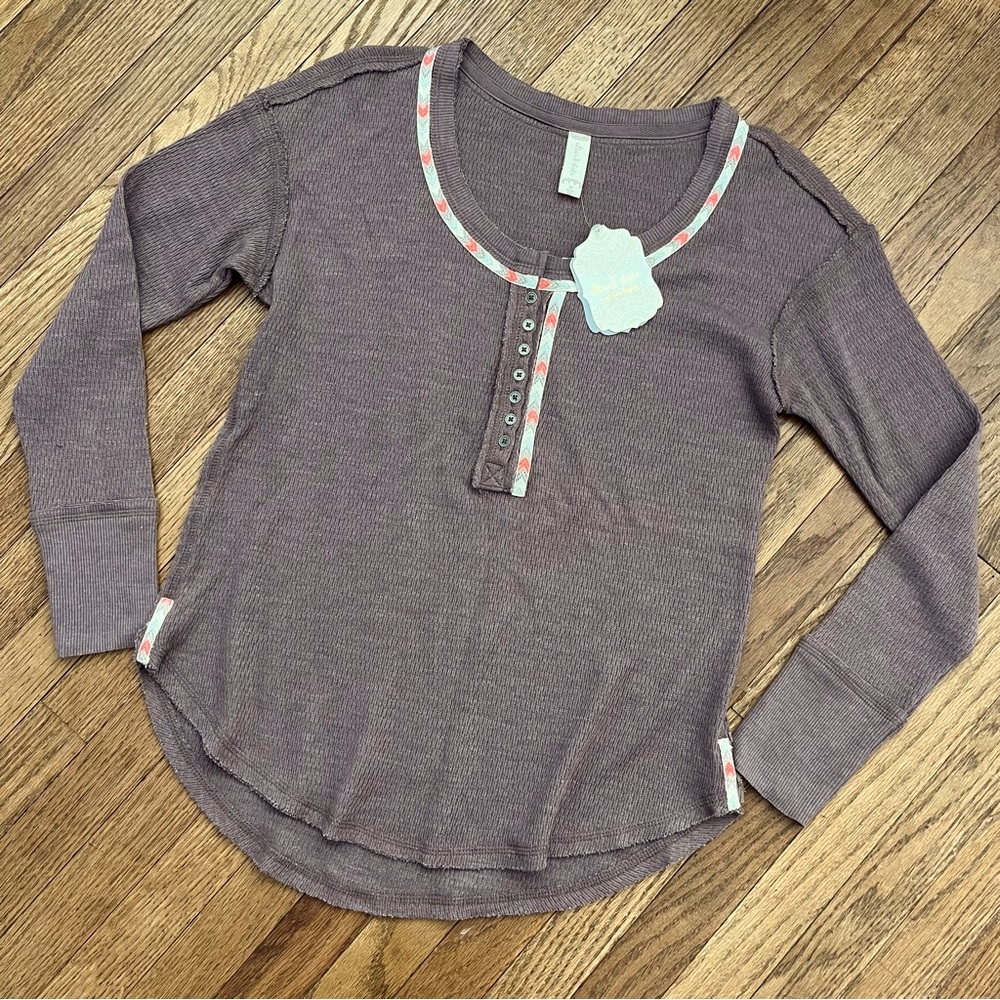 Altard’s State Long Sleeve Top Round Neck Raw Hem Size Medium